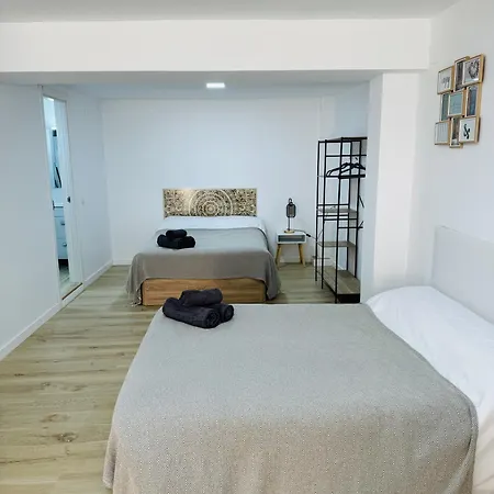 Loft La Nogalera Lägenhet *